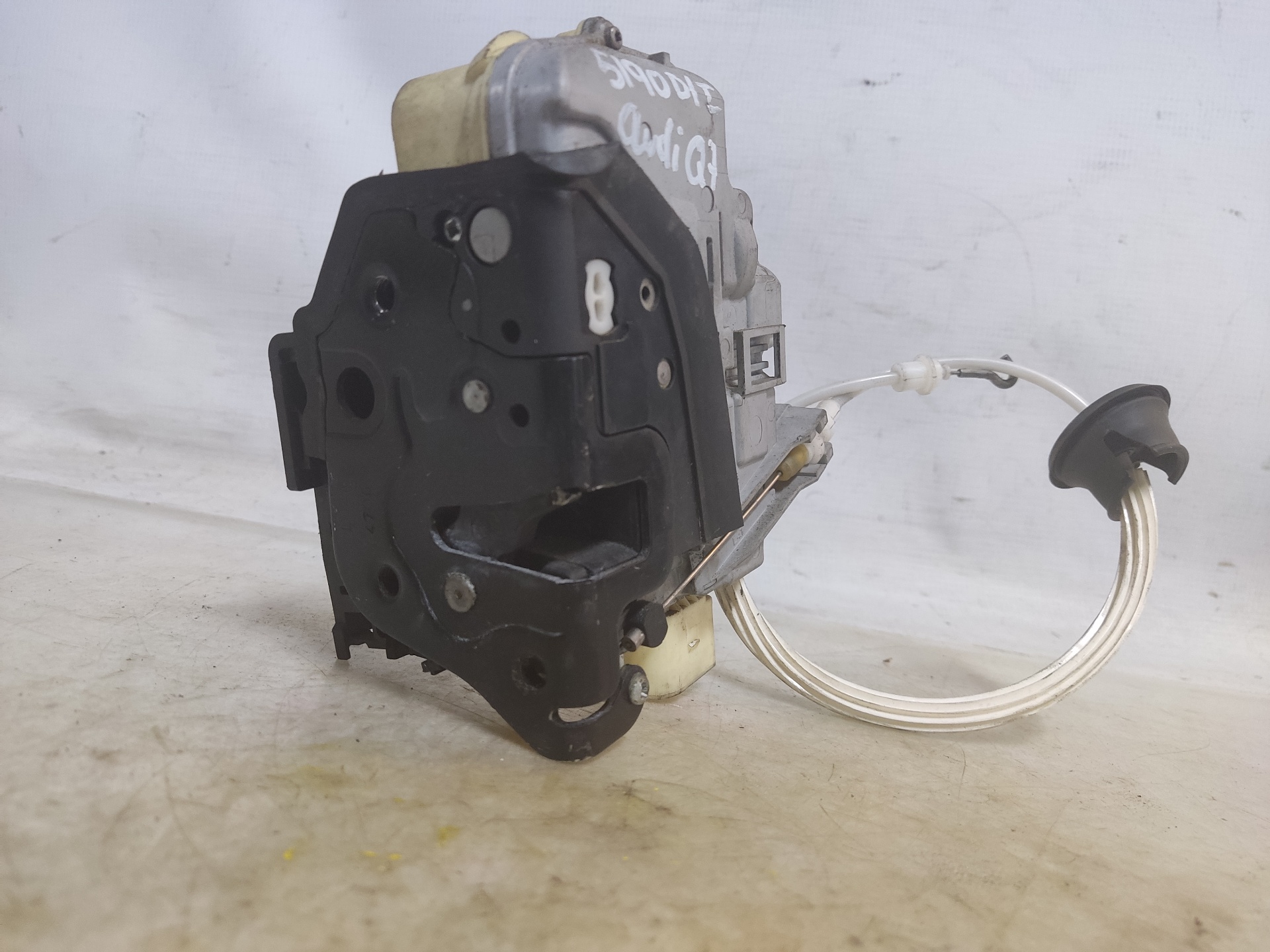 AUDI Q7 4L (2005-2015) Front Left Door Lock ESTANTERÍA73 24889097