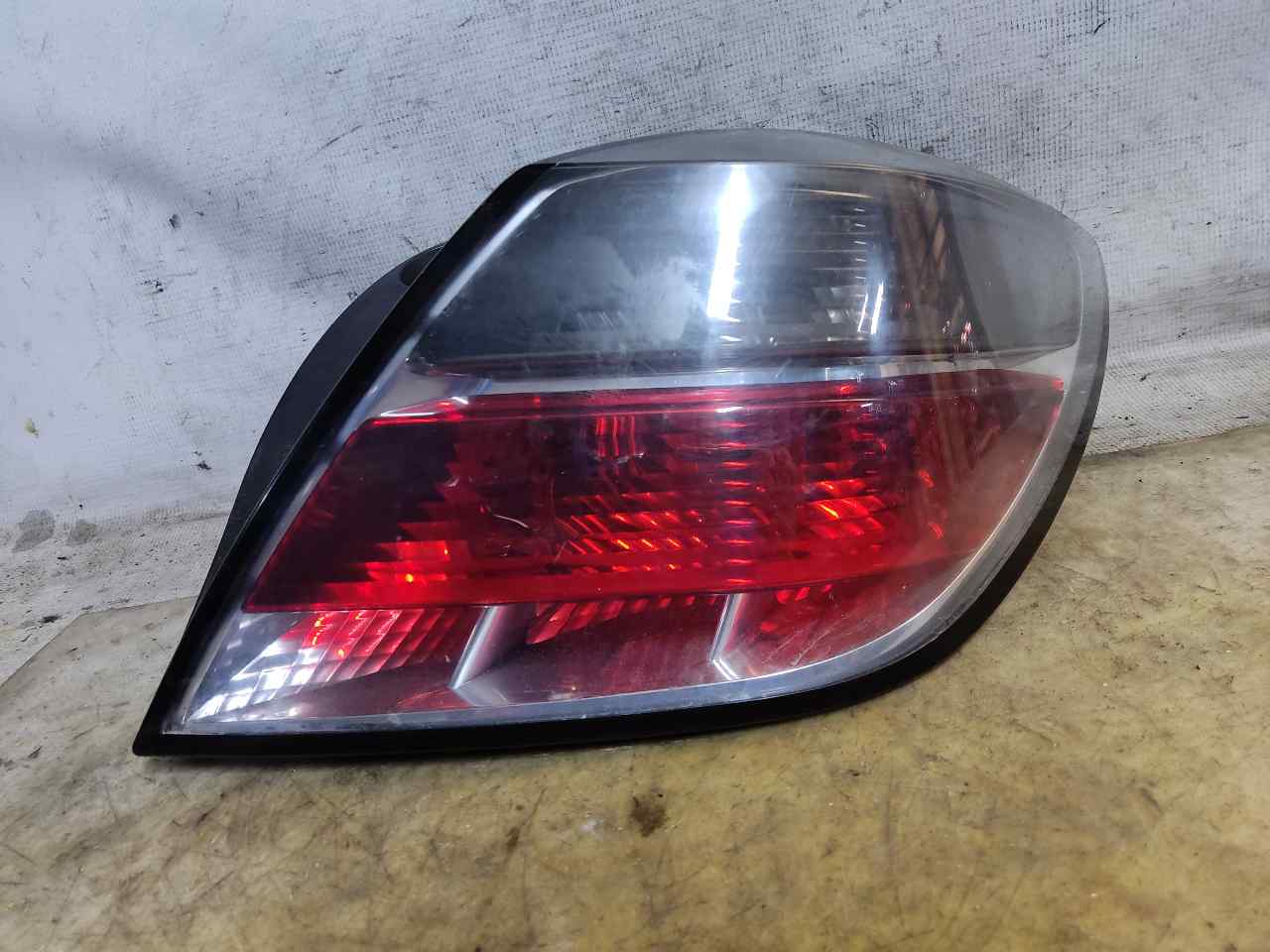 OPEL Astra H (2004-2014) Rear Right Taillight Lamp 24451834 24902561