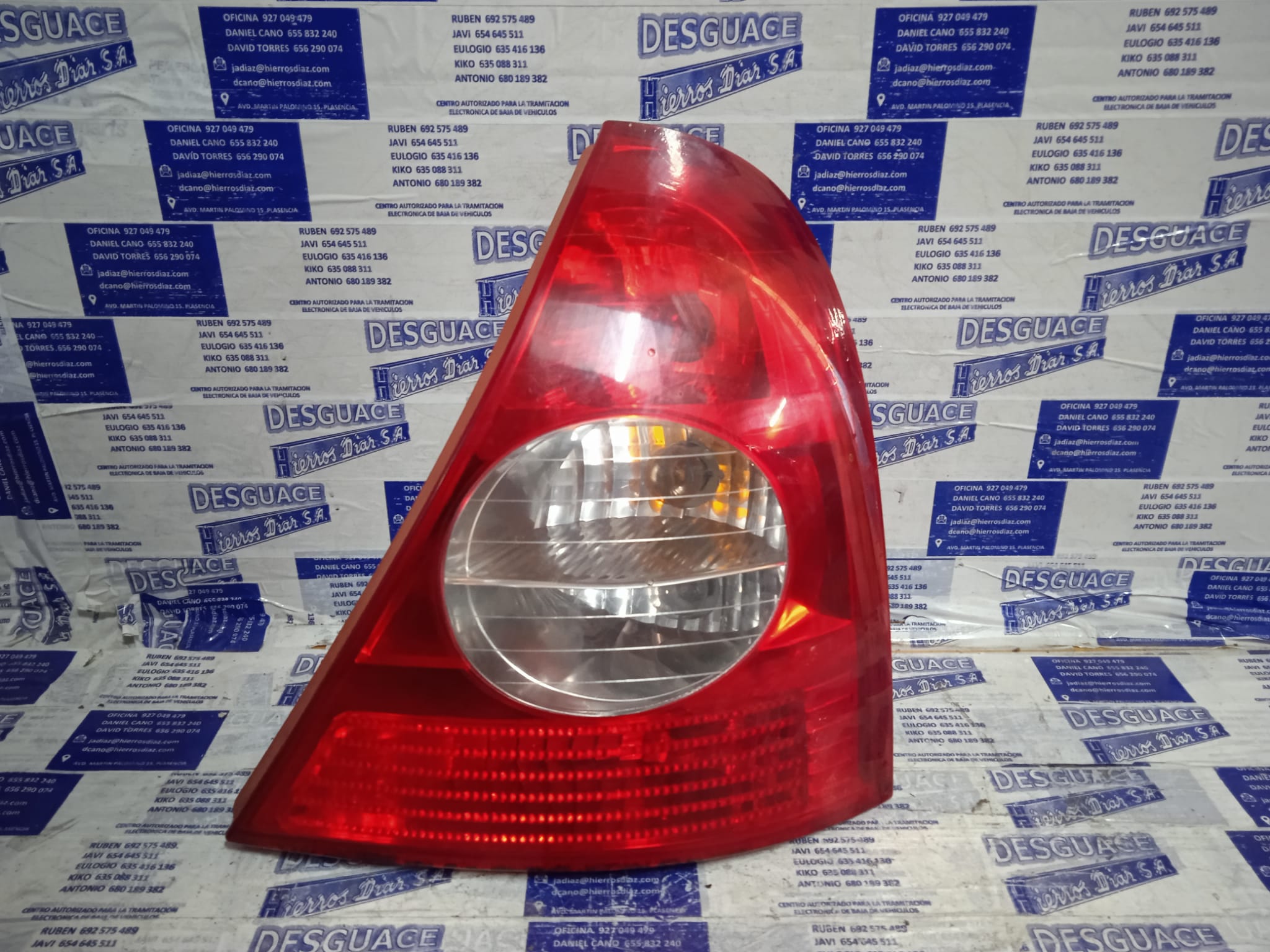 RENAULT Clio 3 generation (2005-2012) Rear Right Taillight Lamp ESTANTERÍA21 24889040