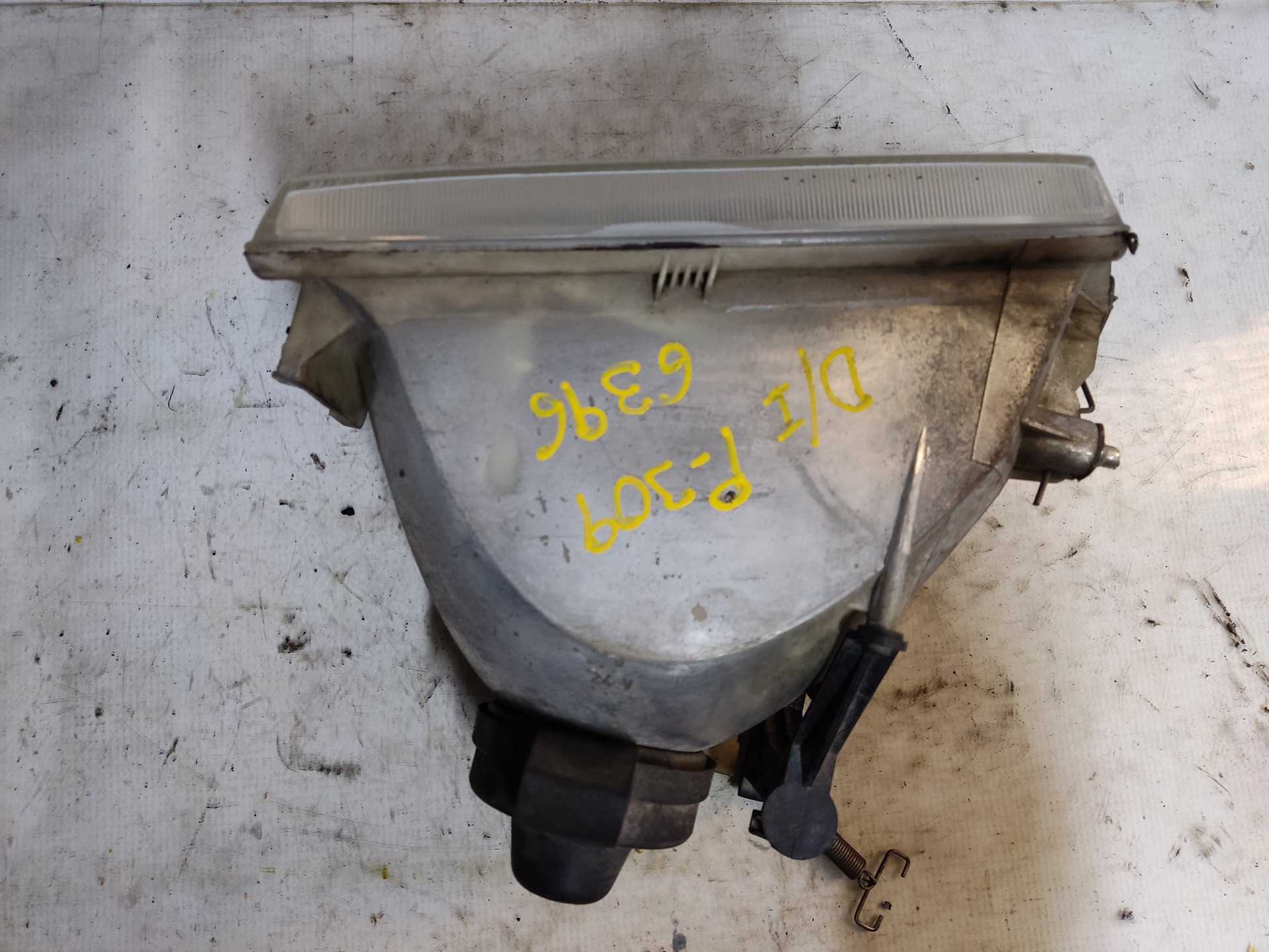 PEUGEOT 309 1 generation (1985-1993) Front venstre frontlykt ESTANTERÍA26 24895317