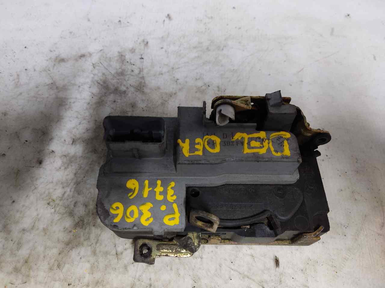 PEUGEOT 306 1 generation (1993-2002) Front Right Door Lock ESTANTERÍA46 24895415