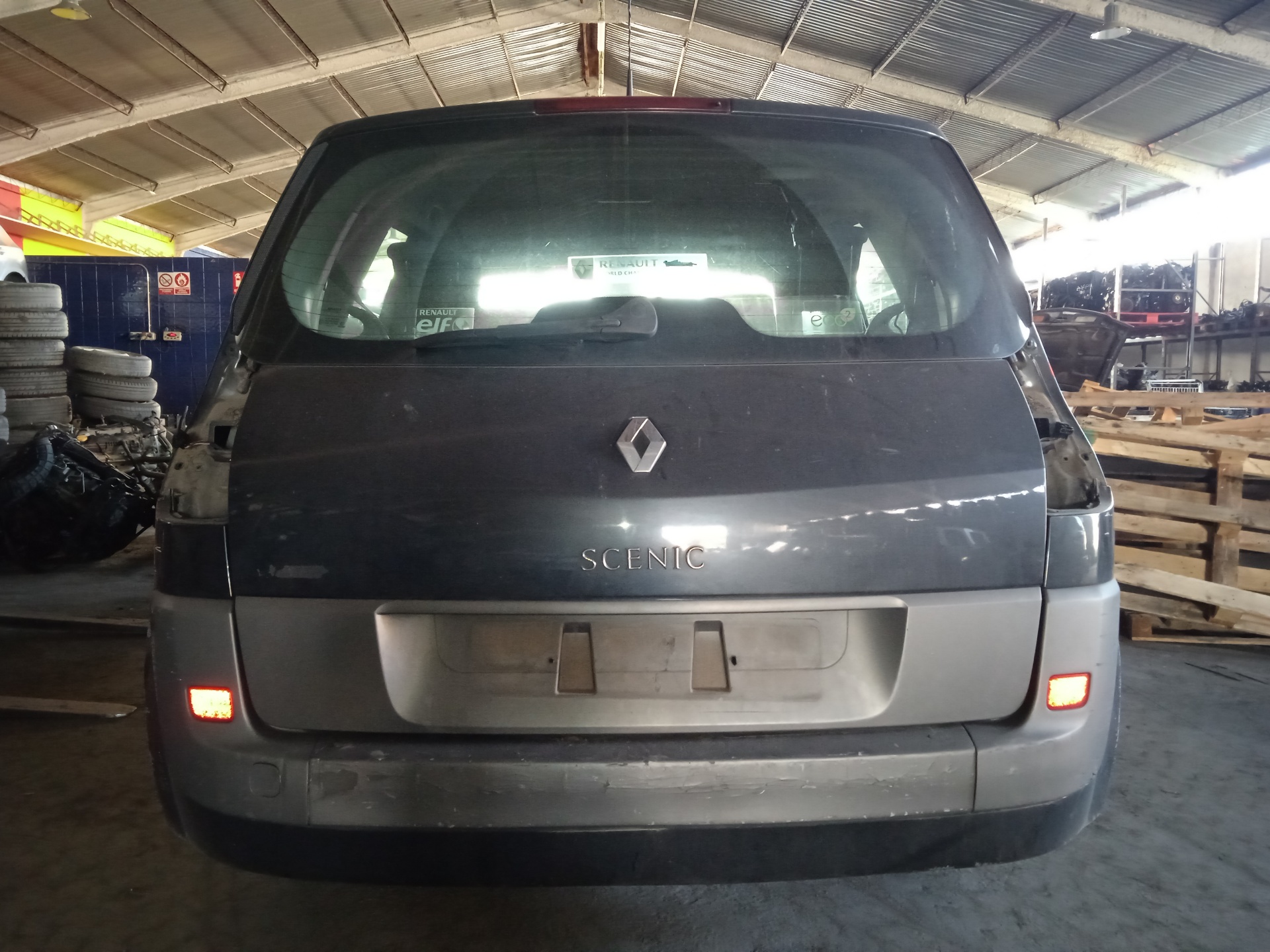 RENAULT Scenic 2 generation (2003-2010) Противотуманка бампера передняя правая 8200074008 24888667