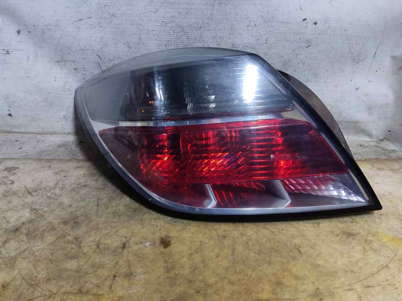 OPEL Astra H (2004-2014) Rear Left Taillight 24451832 24902564