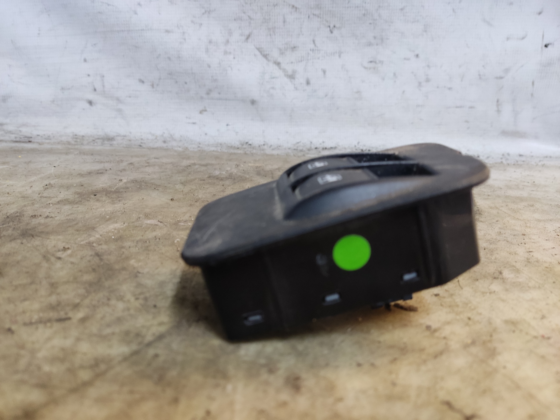 CITROËN Nemo 1 generation (2008-2015) Front Left Door Window Switch T098 24896193