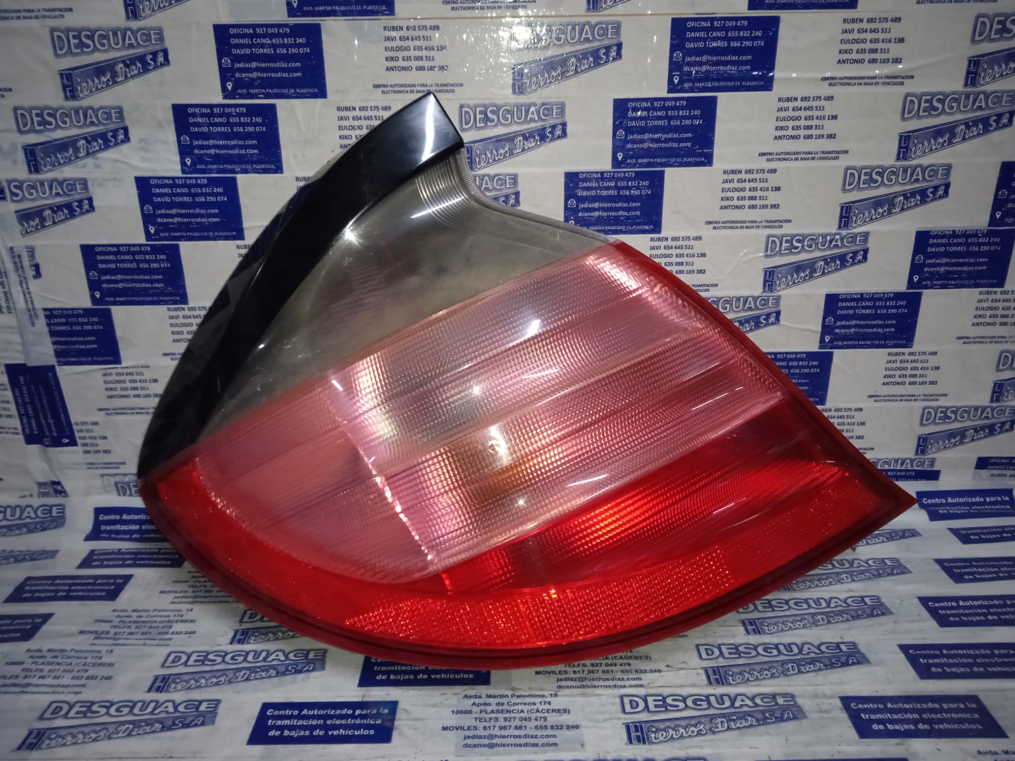 MERCEDES-BENZ C-Class W203/S203/CL203 (2000-2008) Rear Left Taillight ESTANTERÍA7 24890808