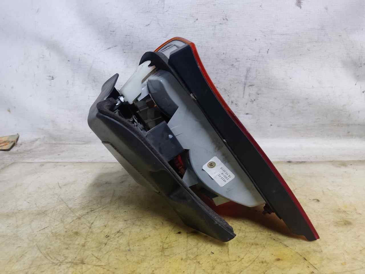 BMW 3 Series E46 (1997-2006) Rear Right Taillight Lamp 6822-02 24900121