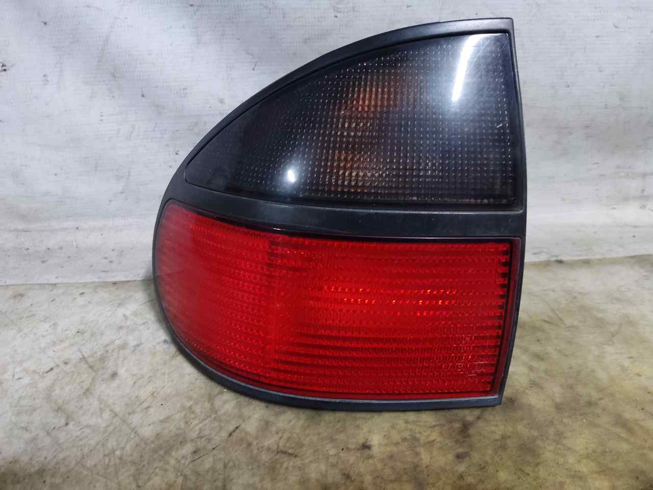 RENAULT Laguna 1 generation (1993-2001) Rear Left Taillight ESTANTERÍA129A 24937860