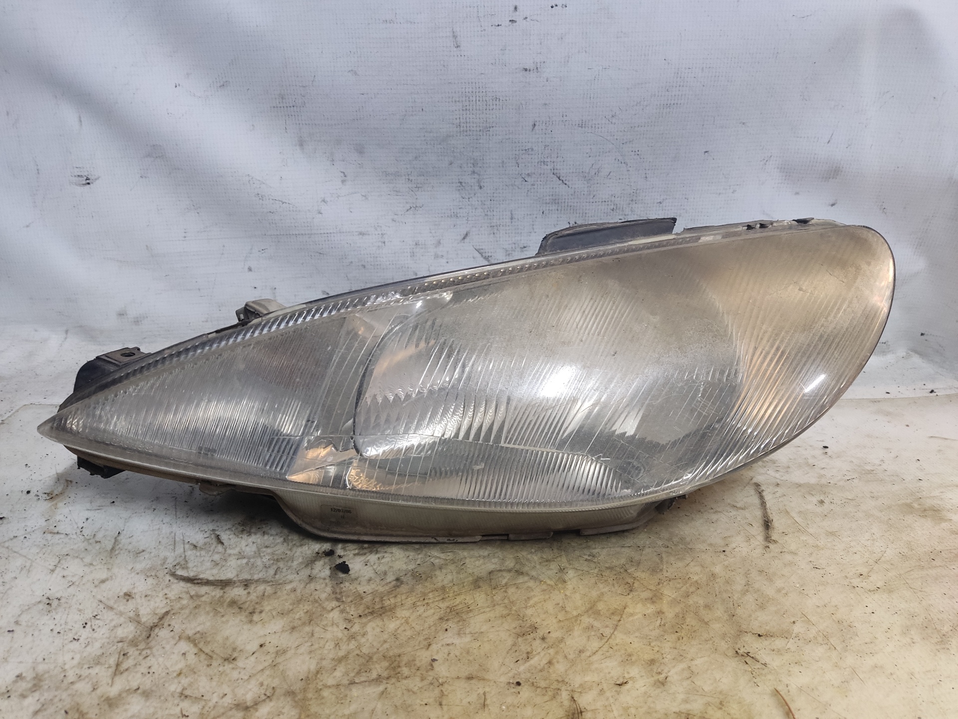 PEUGEOT Front Left Headlight 89001963 24893123