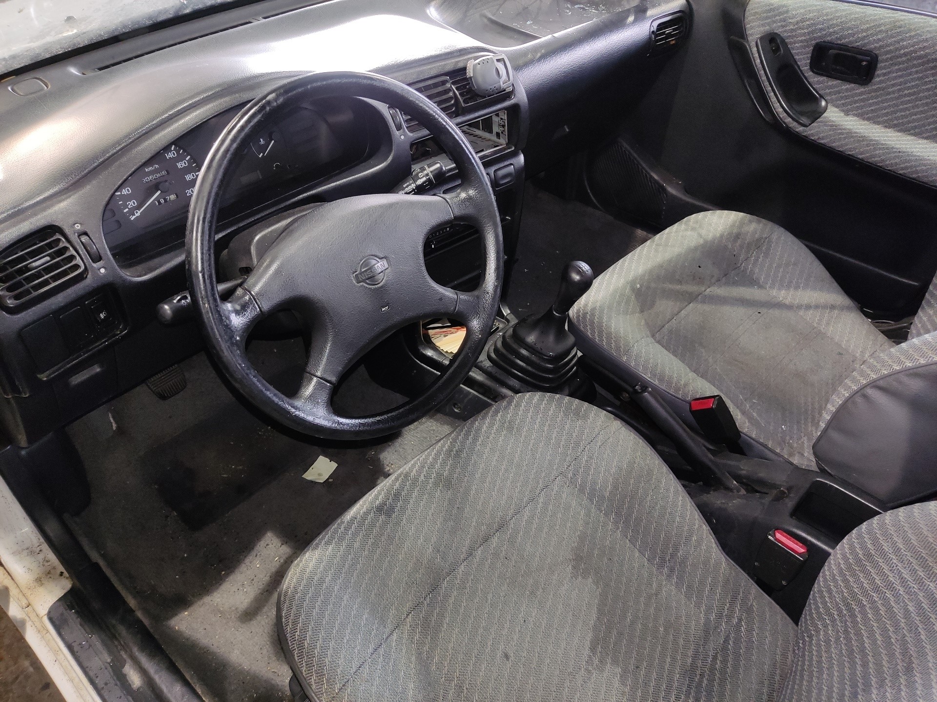 NISSAN Sunny N14 (1991-1995) Jäähdyttimen säleikkö 62810 24896539