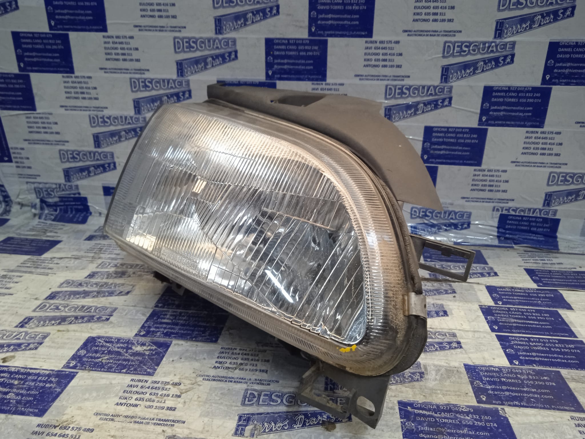 SEAT Arosa 6H (1997-2004) Phare avant droit ESTANTERÍA11 24887145