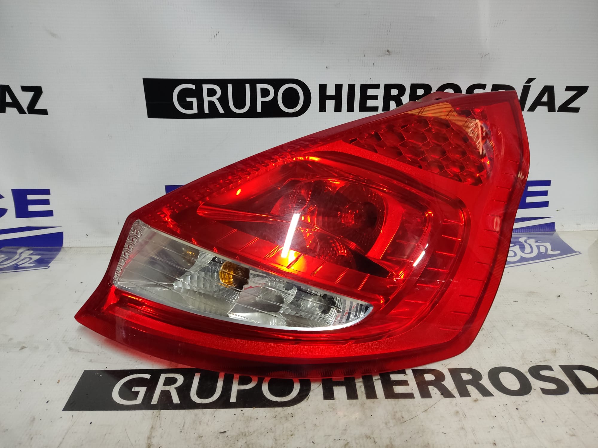 FORD Fiesta 5 generation (2001-2010) Rear Right Taillight Lamp ESTANTERÍA40 24888314
