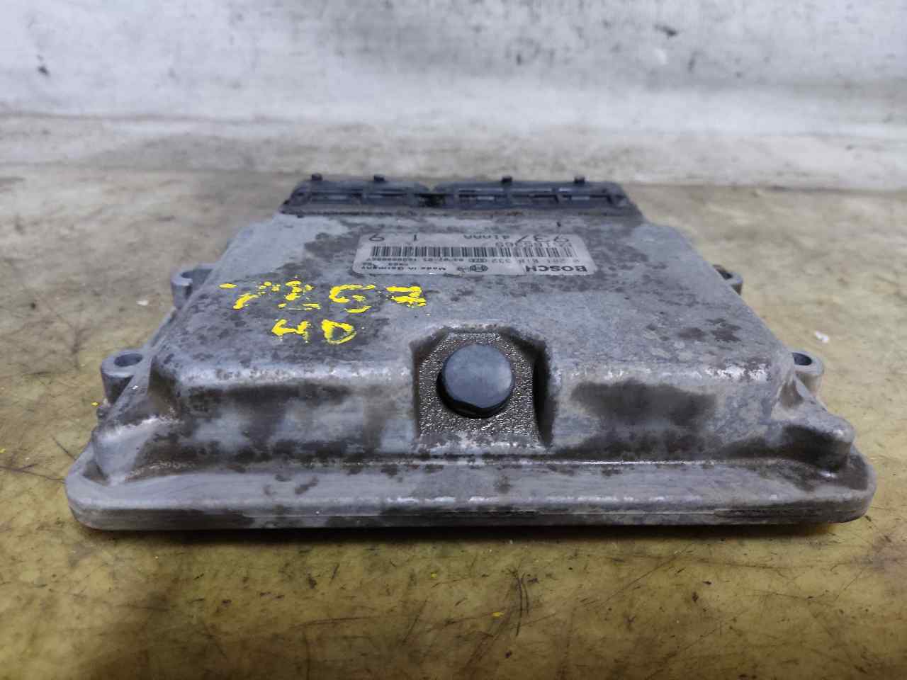 NISSAN 147 2 generation (2004-2010) Moottorin ohjausyksikkö ECU 0281010332 24902544