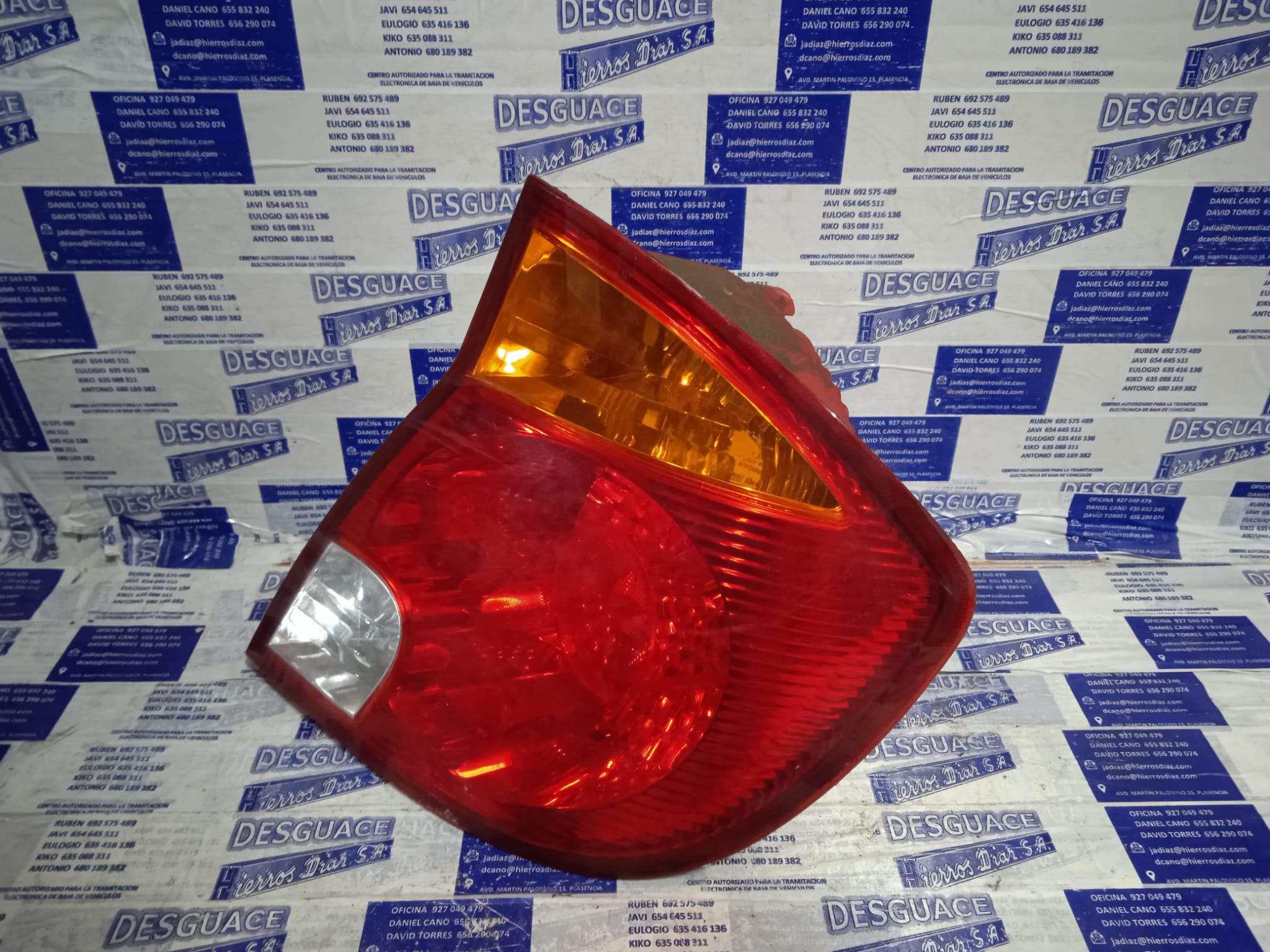 HYUNDAI Accent LC (1999-2013) Rear Right Taillight Lamp ESTANTERÍA33 24889532