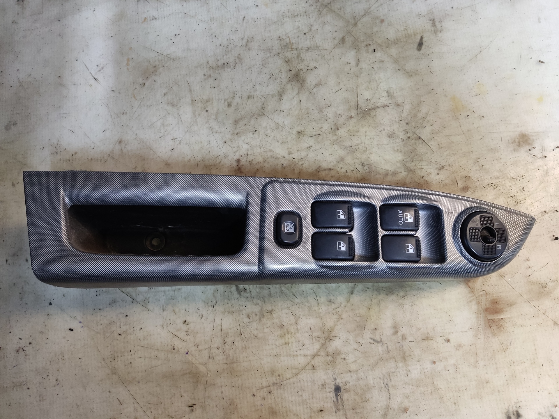 HYUNDAI Getz 1 generation (2002-2011) Кнопка стеклоподъемника передней левой двери 93570-1C110 24898282