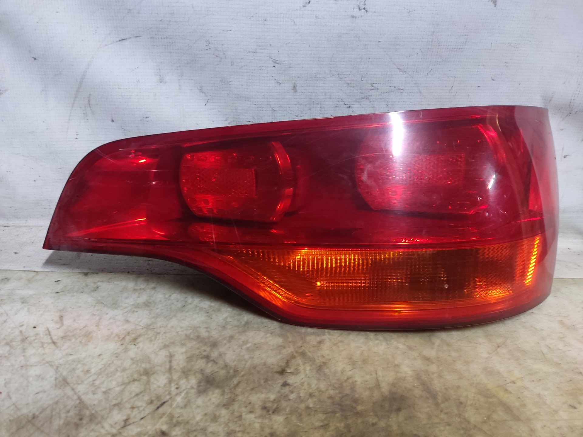 AUDI Q7 4L (2005-2015) Rear Right Taillight Lamp 4L0945094 24893217