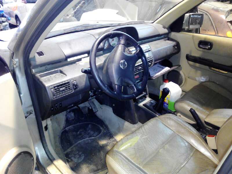 NISSAN X-Trail T30 (2001-2007) Váltóáramú generátor 23100AU400 24894327