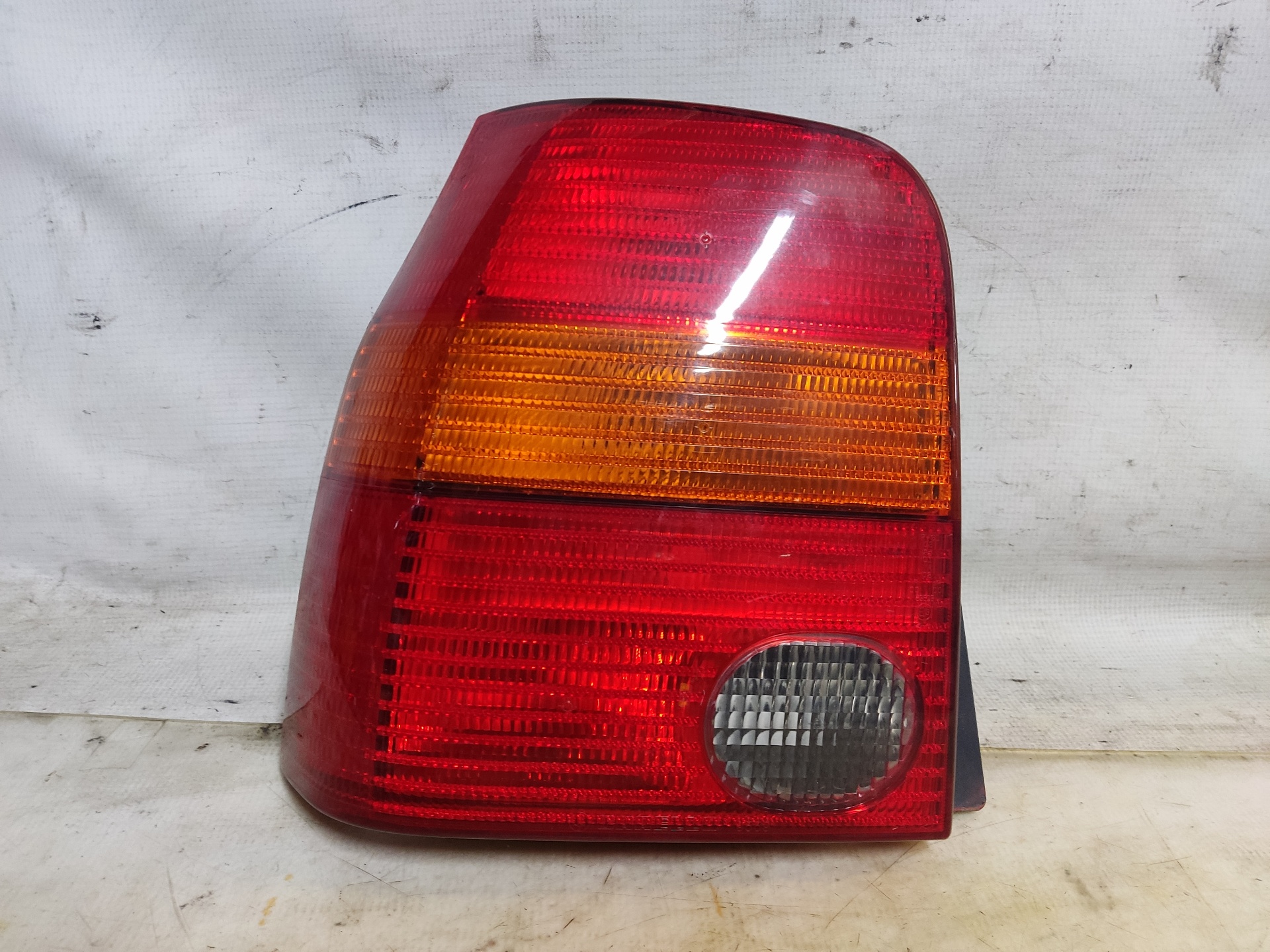 SEAT Arosa 6H (1997-2004) Rear Left Taillight 6H0945095H 24898017