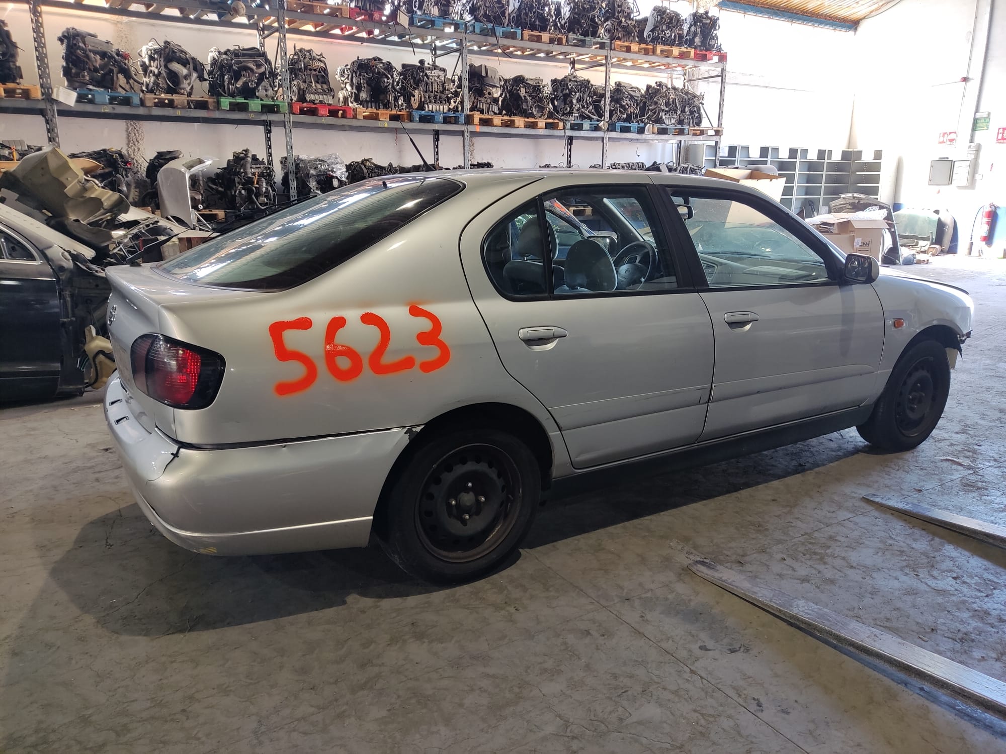 NISSAN Primera P11 (1996-2002) Polttoainesuutin 0432217308 24900285