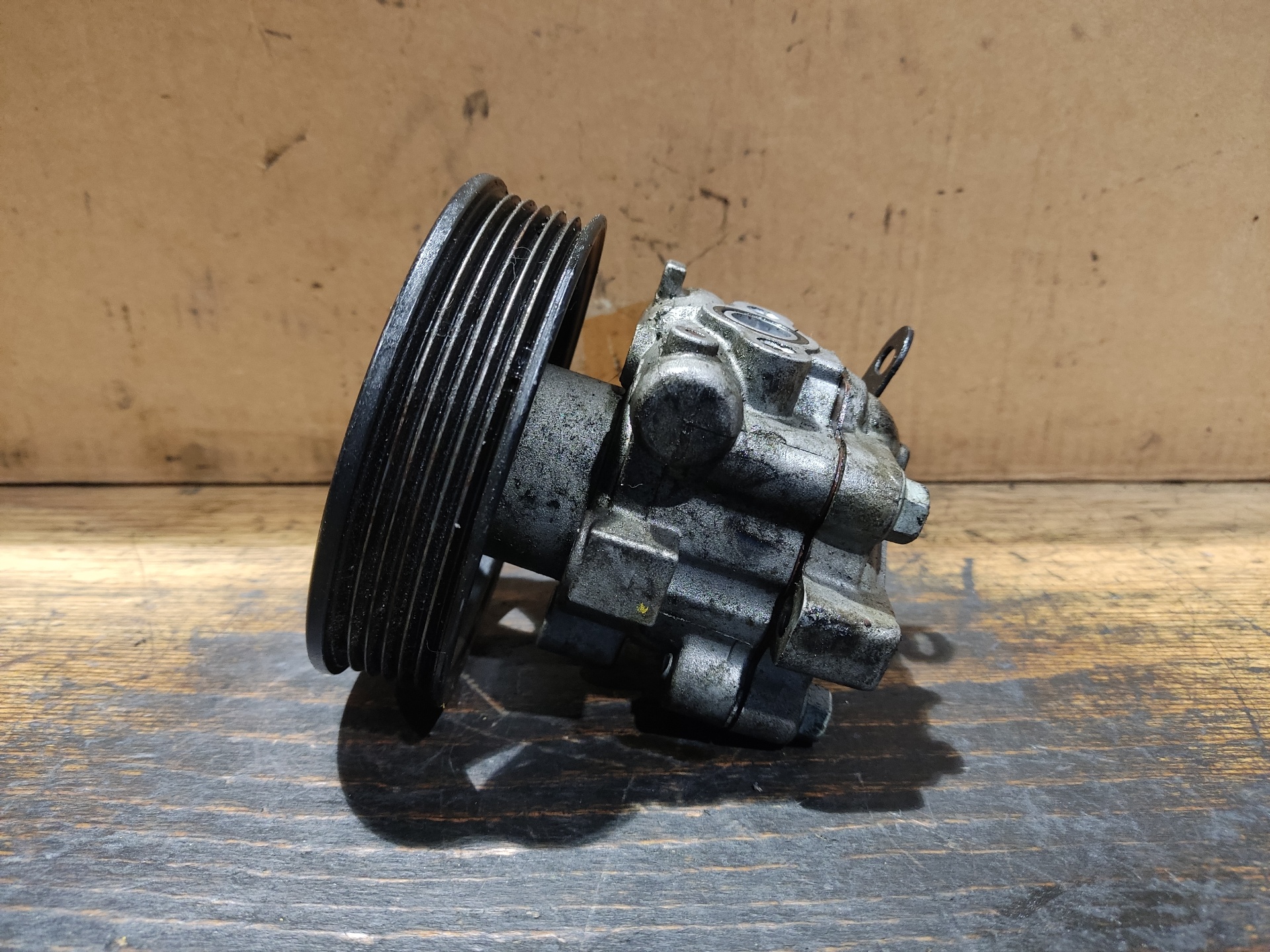 KIA Carens Power Steering Pump 24898947