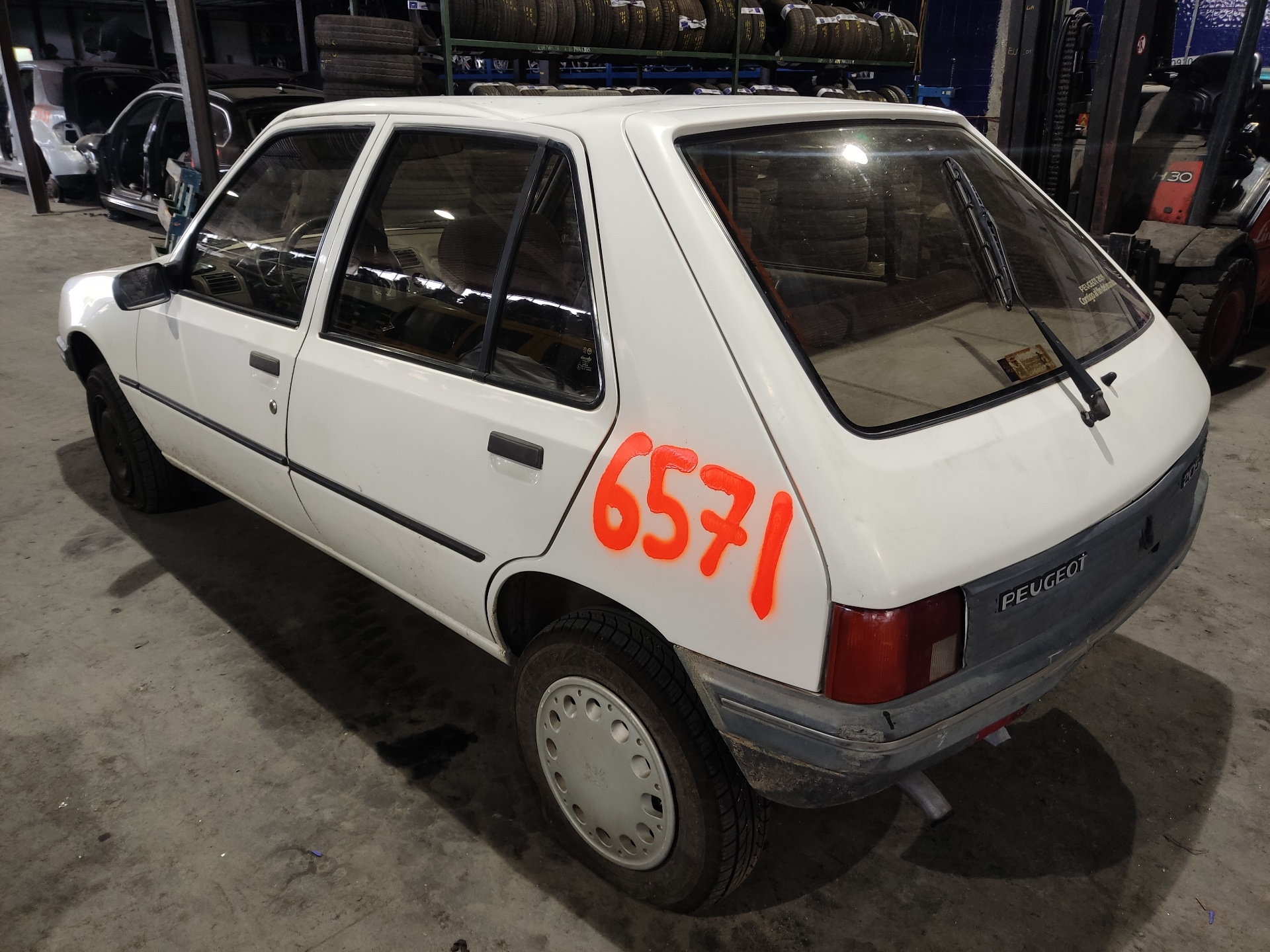 PEUGEOT 205 1 generation (1983-1998) Galinis dešinys žibintas ESTANTERÍA26 24895118