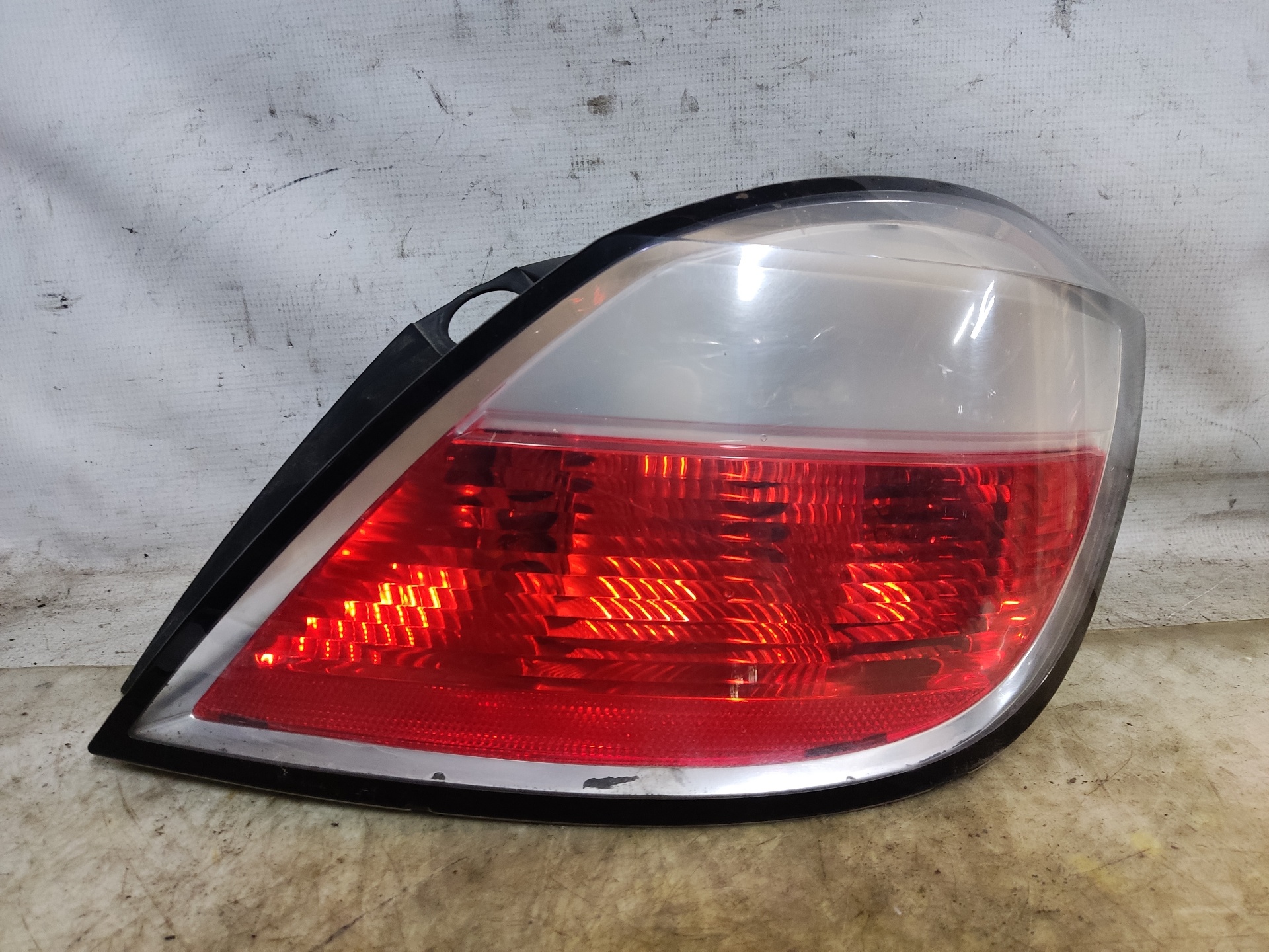 OPEL Astra J (2009-2020) Rear Right Taillight Lamp 24451837 24898302