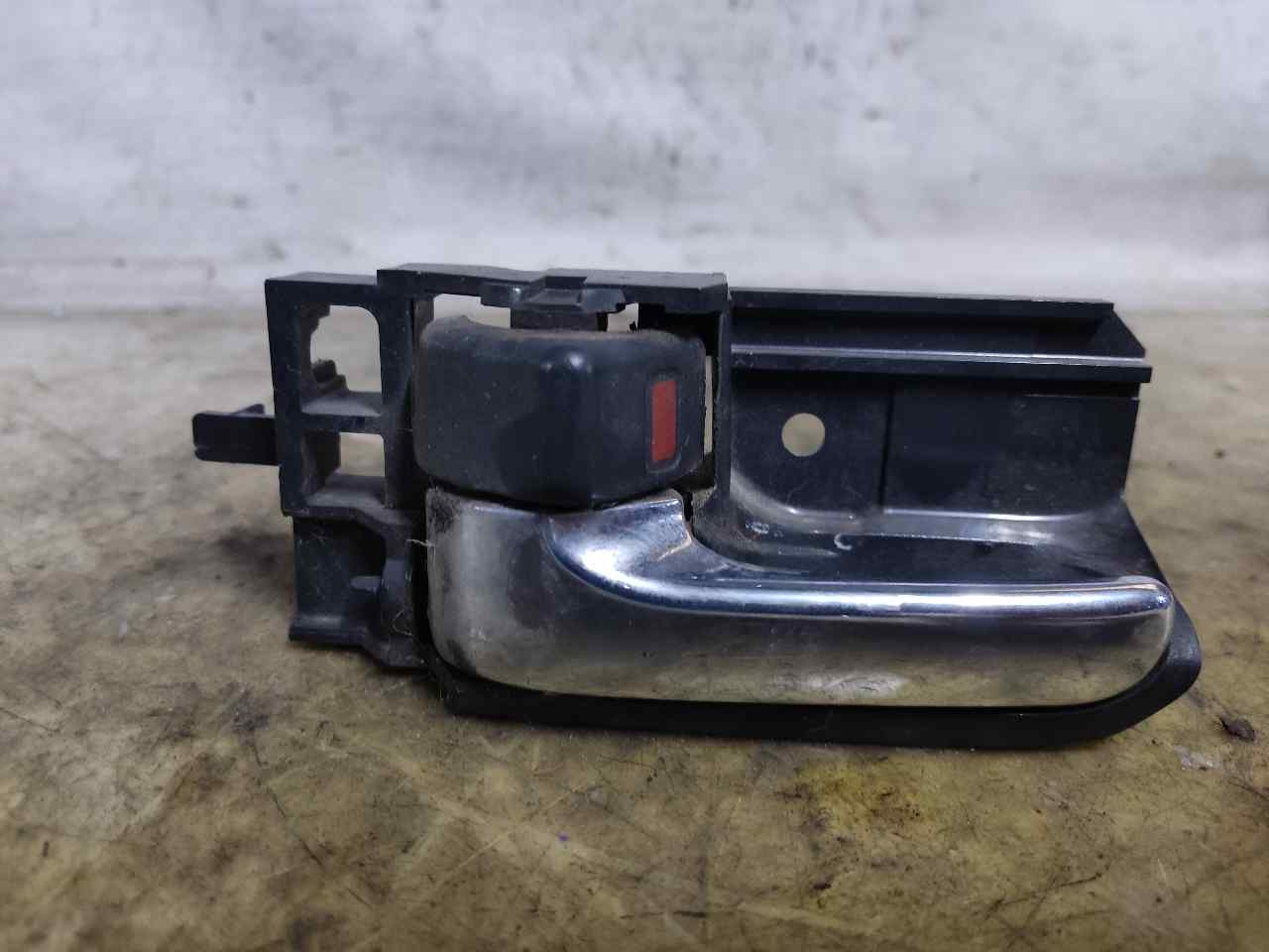 TOYOTA Corolla E120 (2000-2008) Front Left Door Interior Handle Frame ESTANTERÍA68 24901067