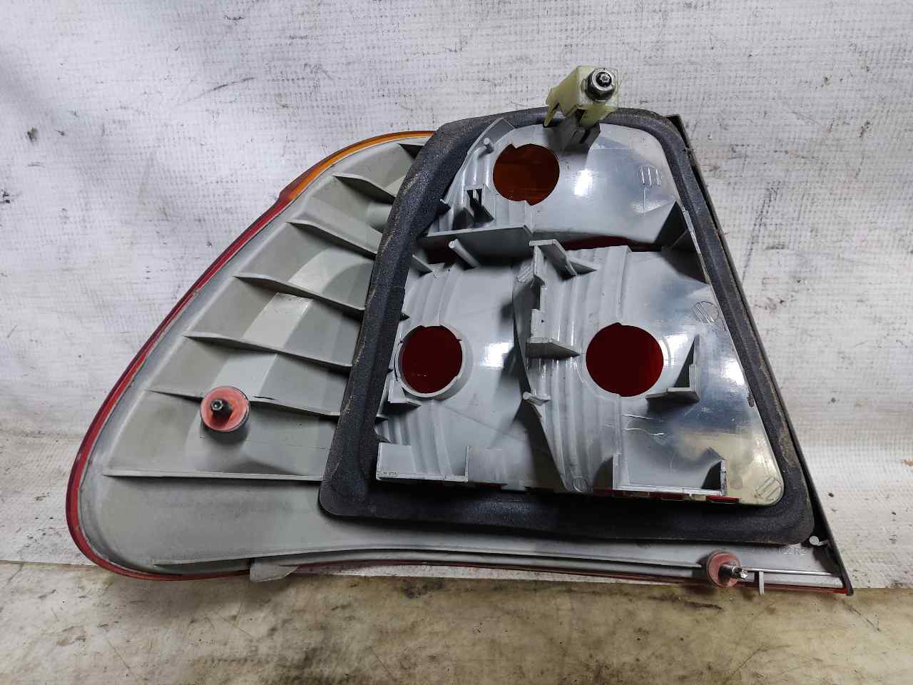 BMW 3 Series E46 (1997-2006) Rear Right Taillight Lamp 8364922 24900803