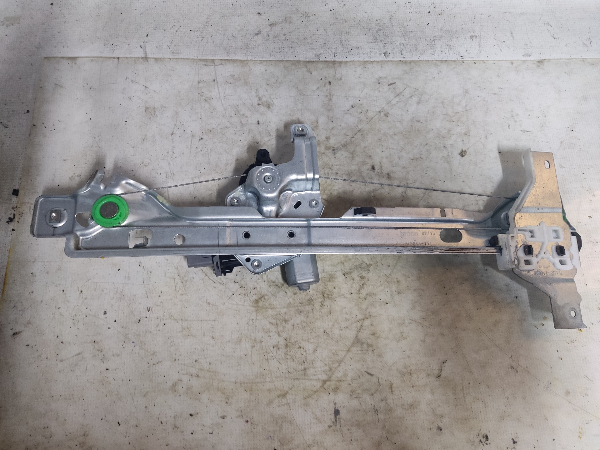 PEUGEOT 5008 1 generation (2009-2016) Rear left door window lifter 9682808780 24895416