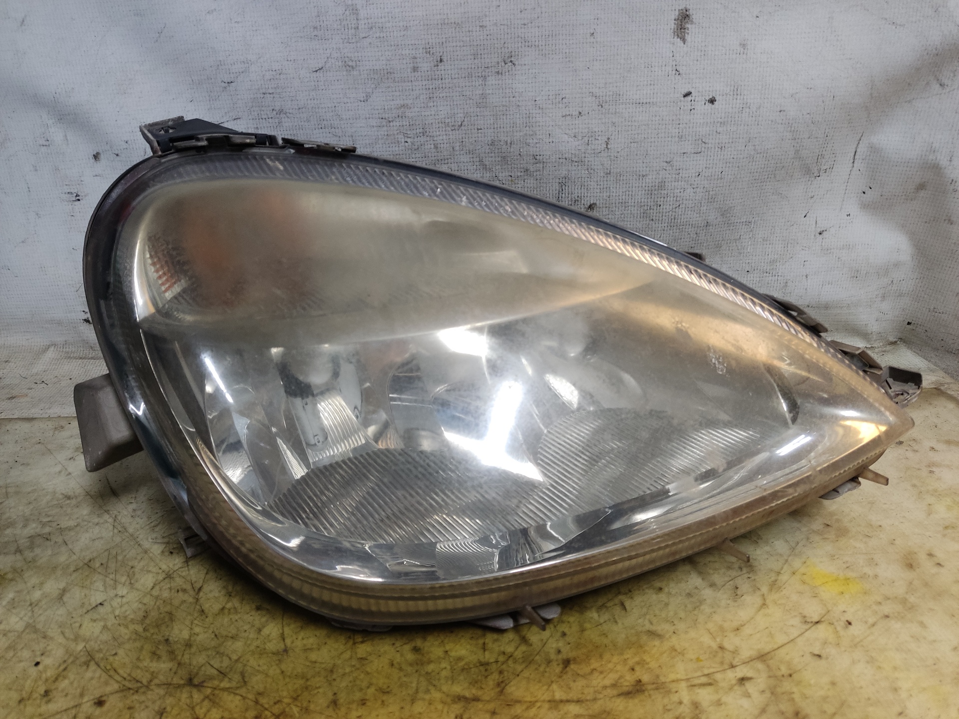 VAUXHALL A-Class W168 (1997-2004) Front Right Headlight A1688201861 24898972