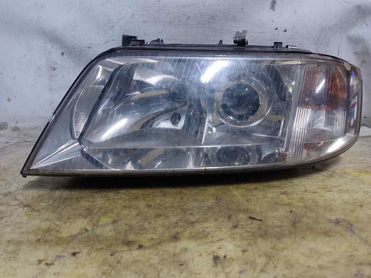 AUDI A6 C5/4B (1997-2004) Front Left Headlight 24902963