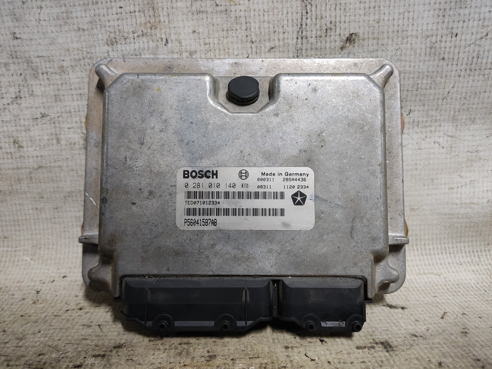 MERCEDES-BENZ Grand Cherokee 2 generation (WJ) (1999-2004) Moottorin ohjausyksikkö ECU 0281010140 24901688