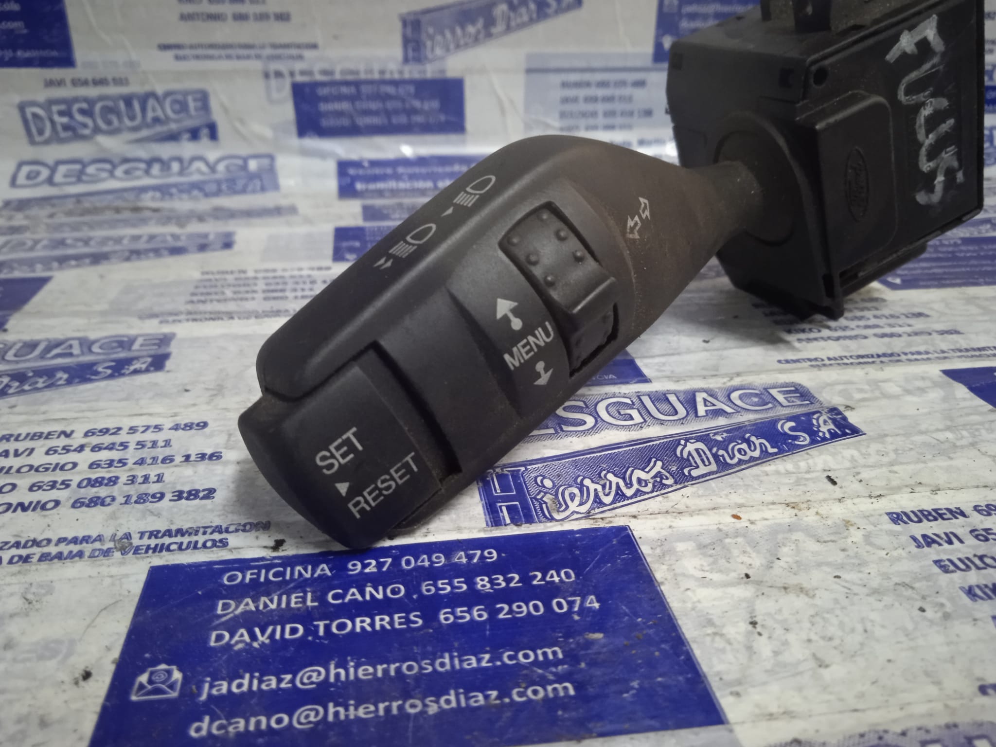 FORD Focus 2 generation (2004-2011) поворота переключение  ESTANTERÍA61 24890669