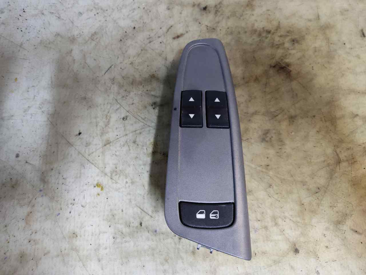 FIAT Stilo 1 generation (2001-2010) Priekinių kairių durų langų pakėlimo mygtukai B569 24915356
