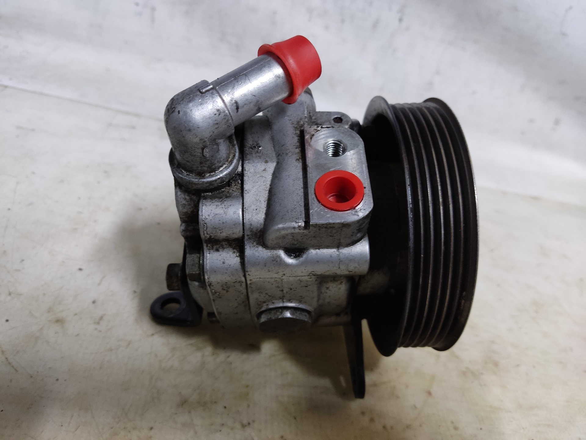 LAND ROVER Range Rover Sport 1 generation (2005-2013) Power Steering Pump AH223A696AB 24895883