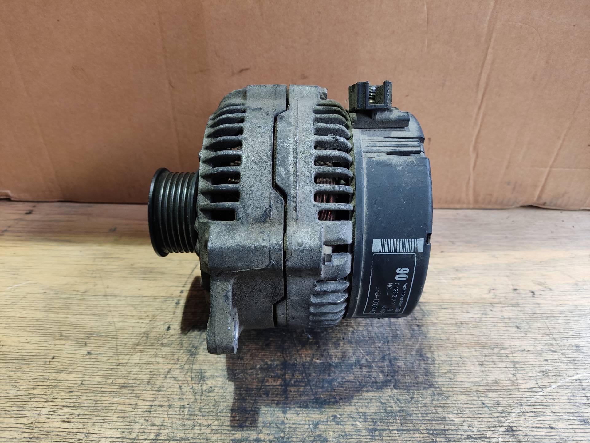 FORD Mondeo 2 generation (1996-2000) Alternator 0123212001 24894779