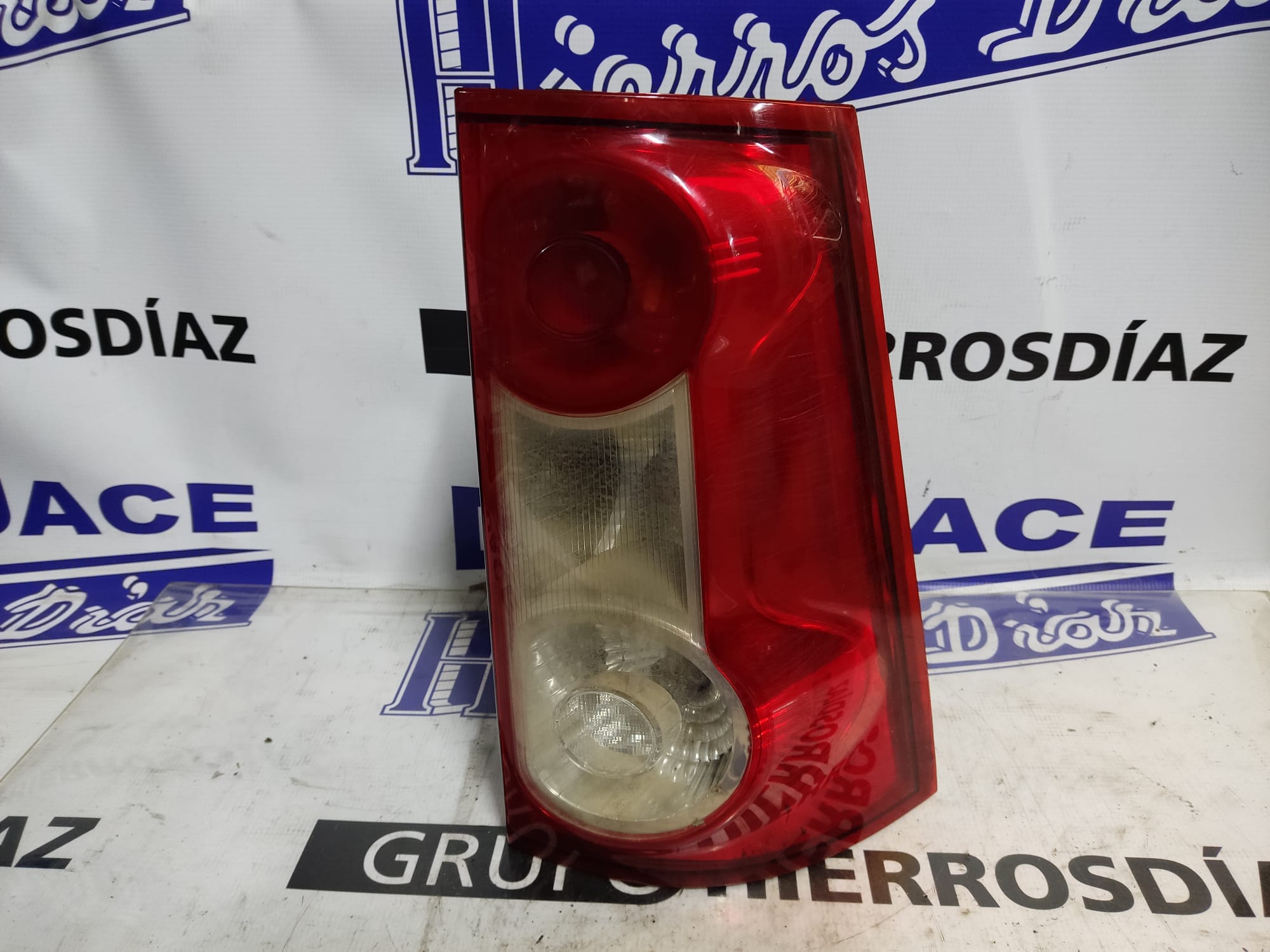 DACIA Sandero 1 generation (2008-2012) Rear Right Taillight Lamp ESTANTERÍA21 24892551