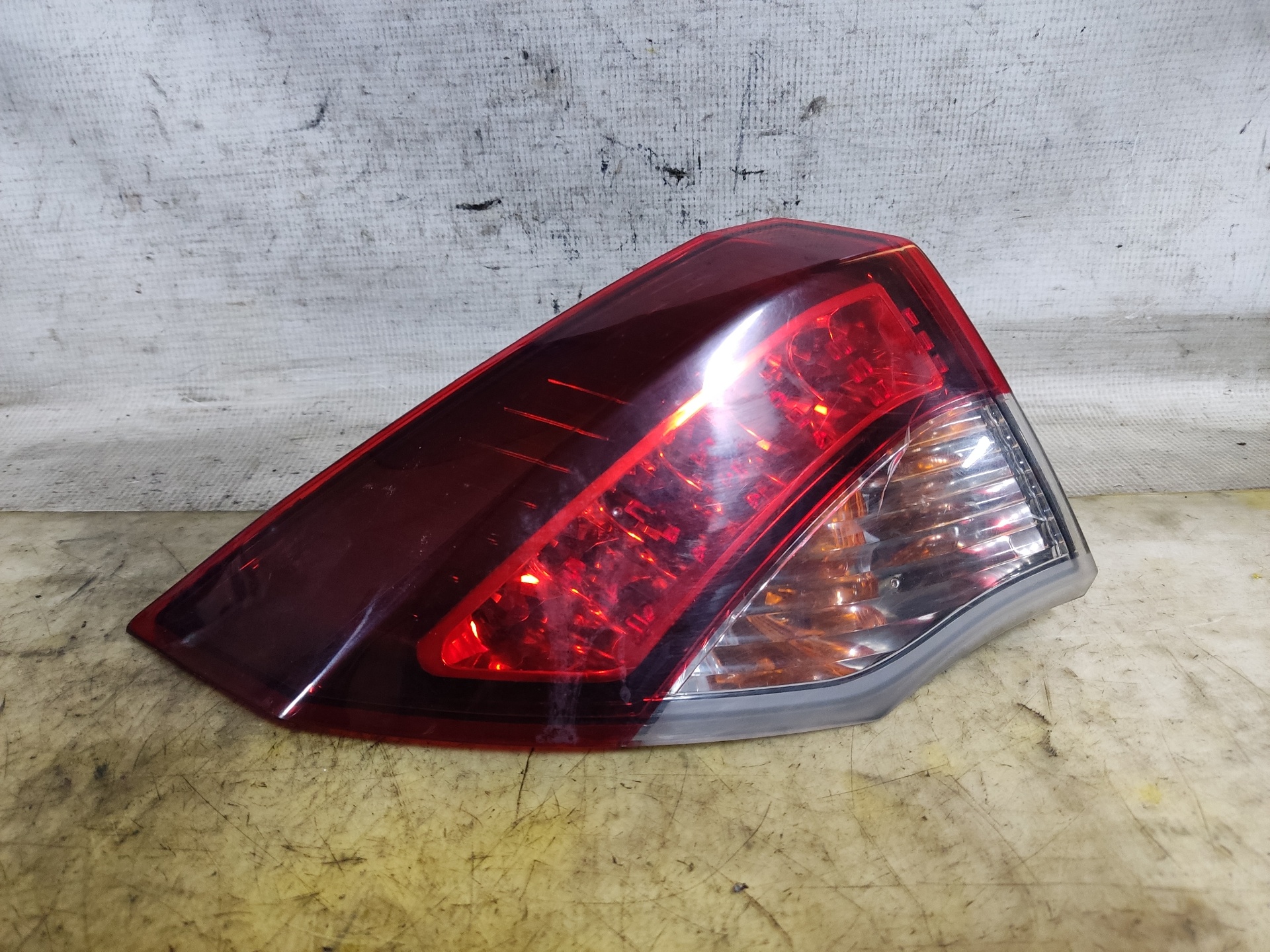 RENAULT Laguna 3 generation (2007-2015) Rear Left Taillight 24901799