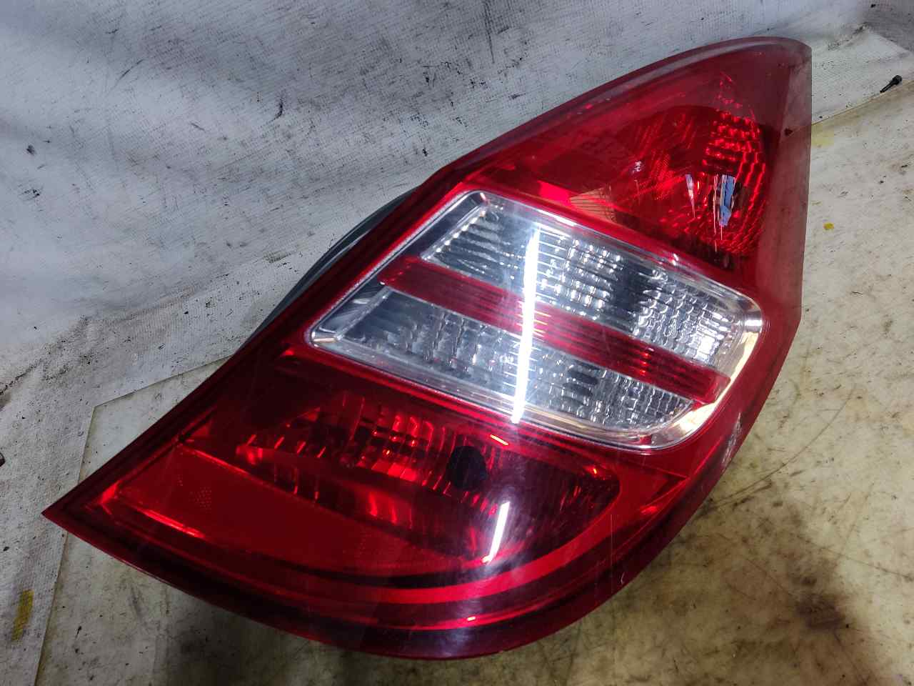 HYUNDAI i30 FD (1 generation) (2007-2012) Bakre höger bakljuslampa 924022R0 24900959