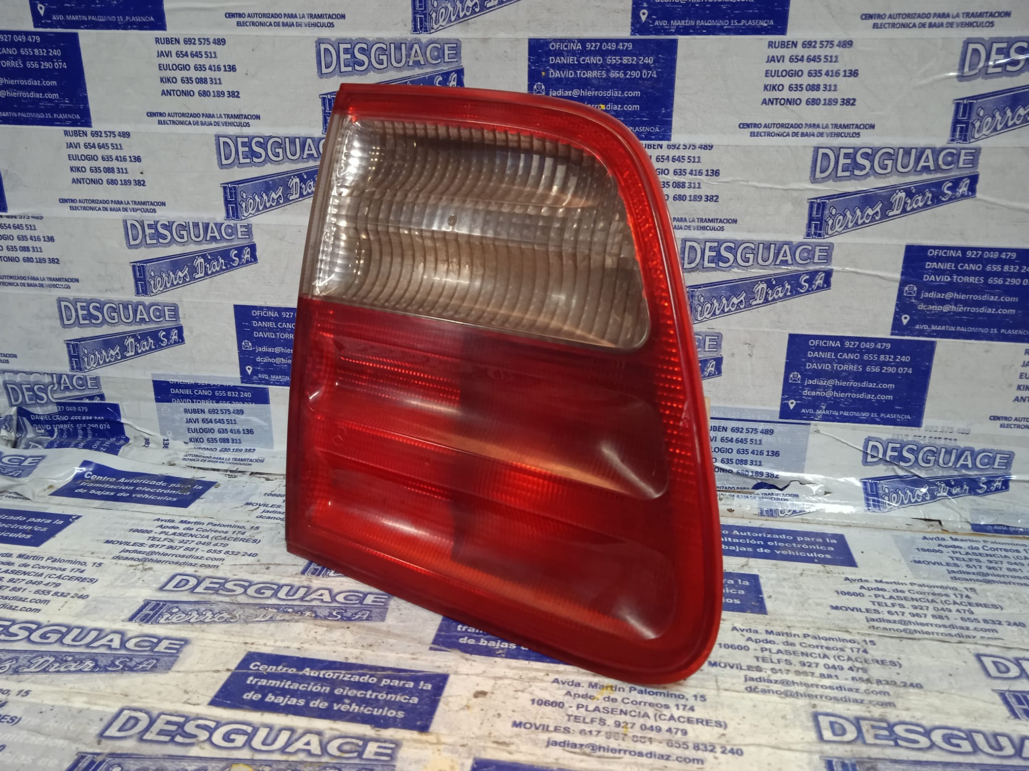 MERCEDES-BENZ E-Class W210/S210 (1995-2002) Rear Left Taillight ESTANTERÍA7 24889845