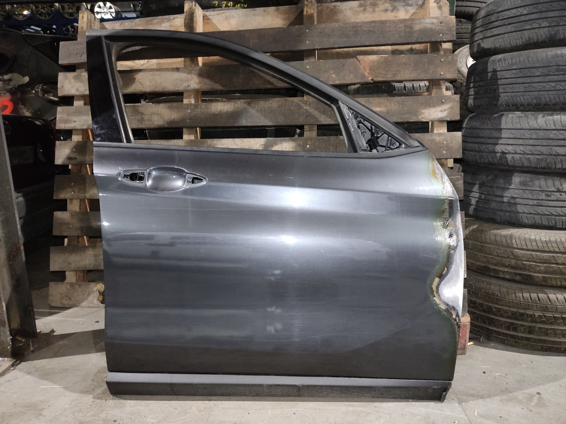 BMW X1 F48/F49 (2015-2023) Front Right Door 26019533