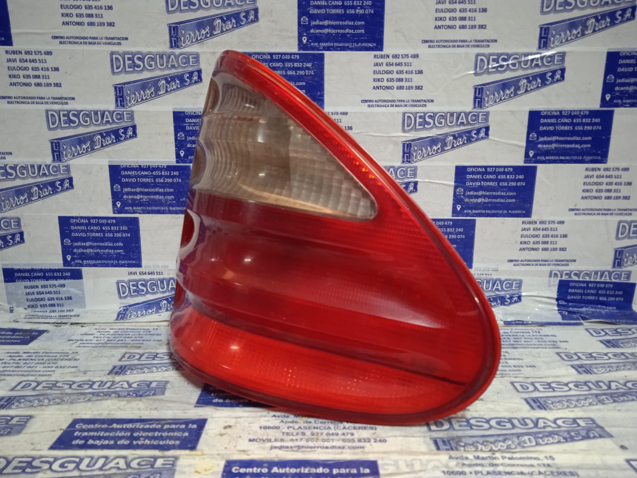 MERCEDES-BENZ E-Class W210/S210 (1995-2002) Rear Right Taillight Lamp ESTANTERÍA7 24890654