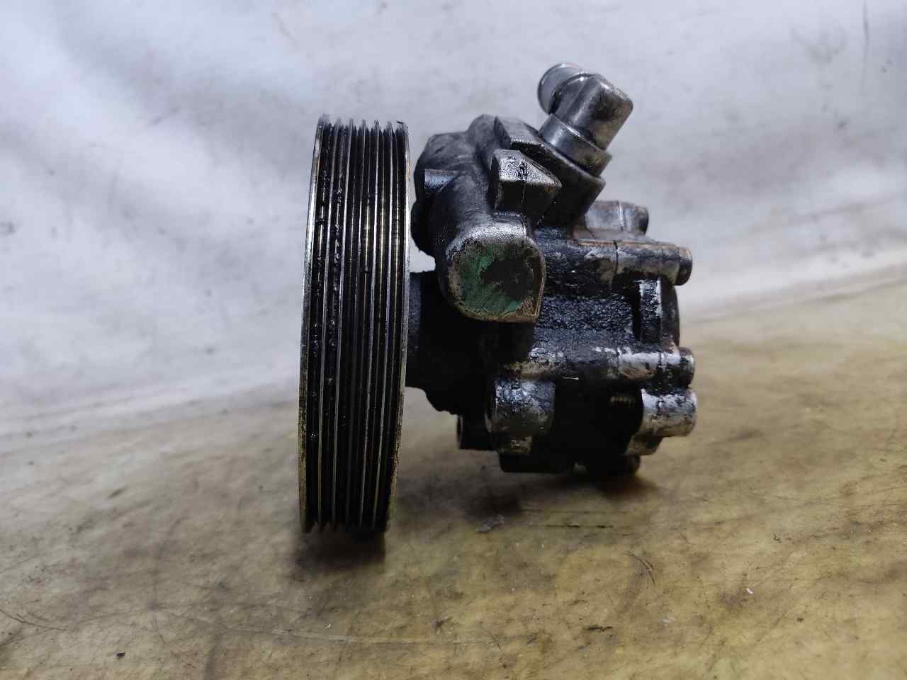 CITROËN C5 1 generation (2001-2008) Power Steering Pump 9636086680 22264863