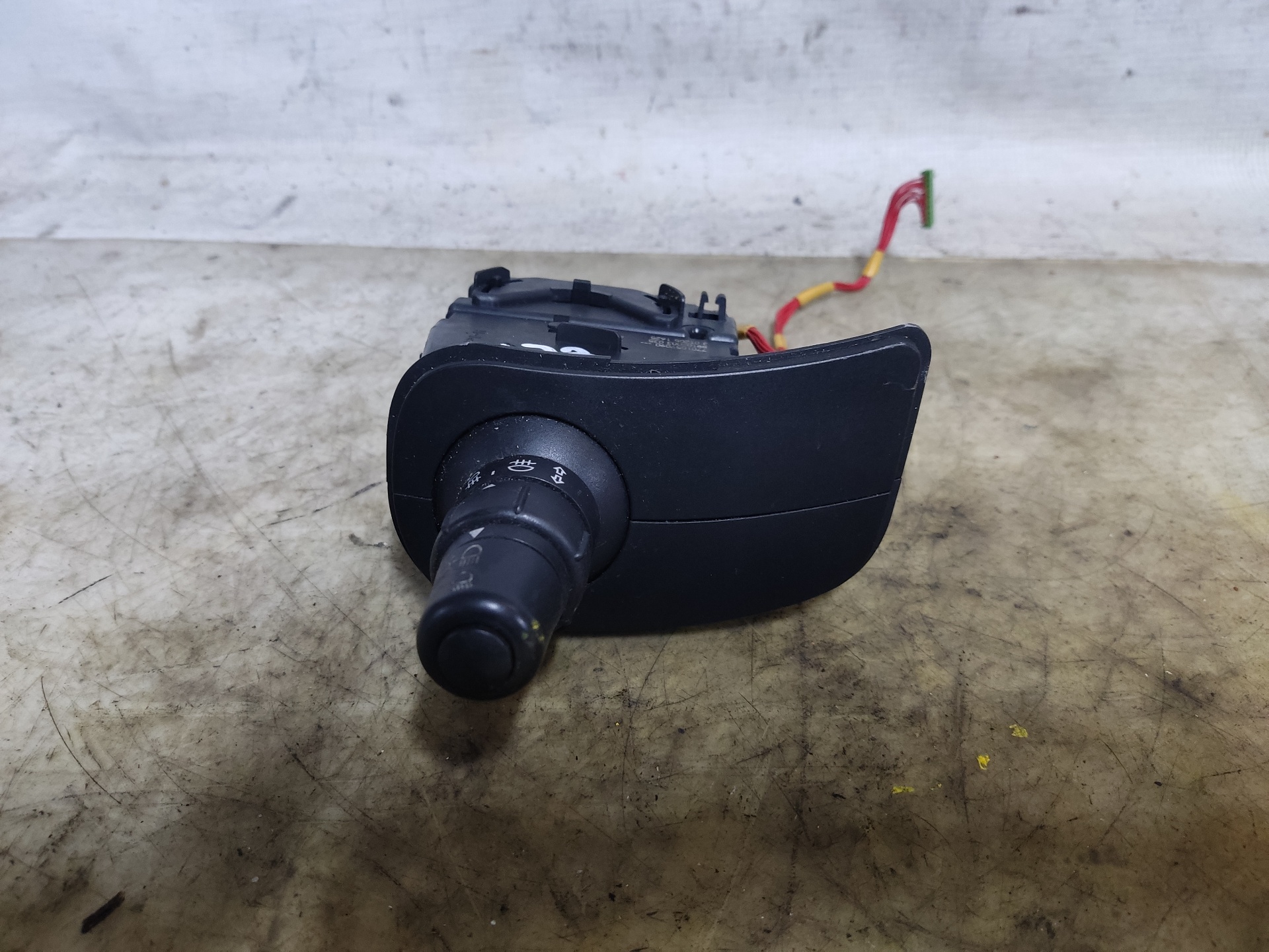 RENAULT Modus 1 generation (2004-2012) Headlight Switch Control Unit 7701057090 24897958