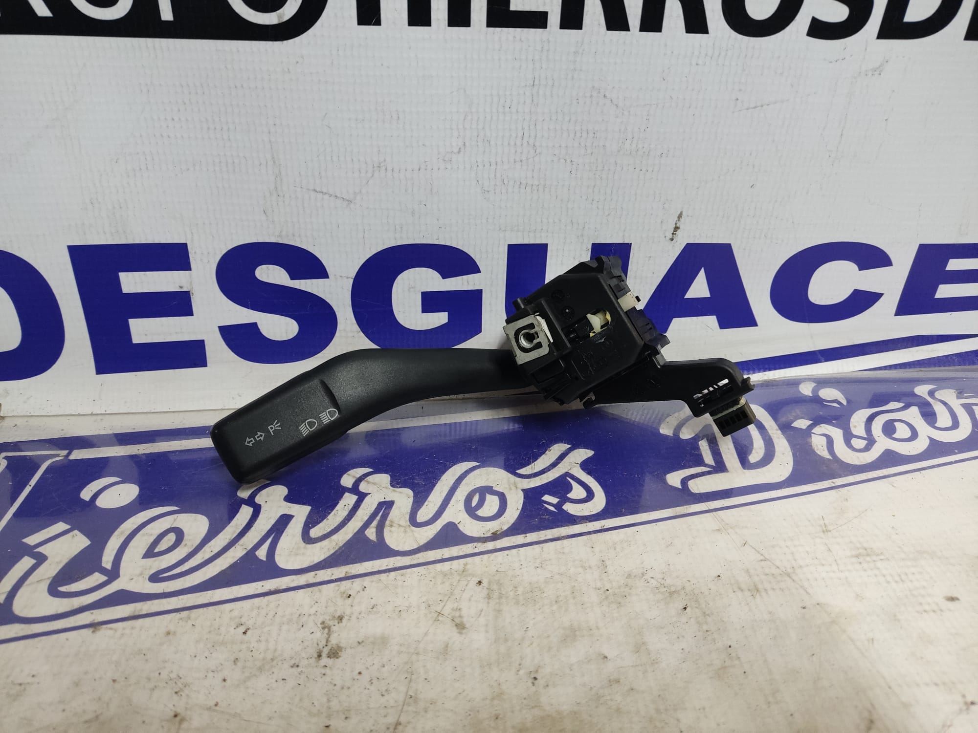 SEAT Toledo 3 generation (2004-2010) Turn switch knob ESTANTERÍA82 24892783