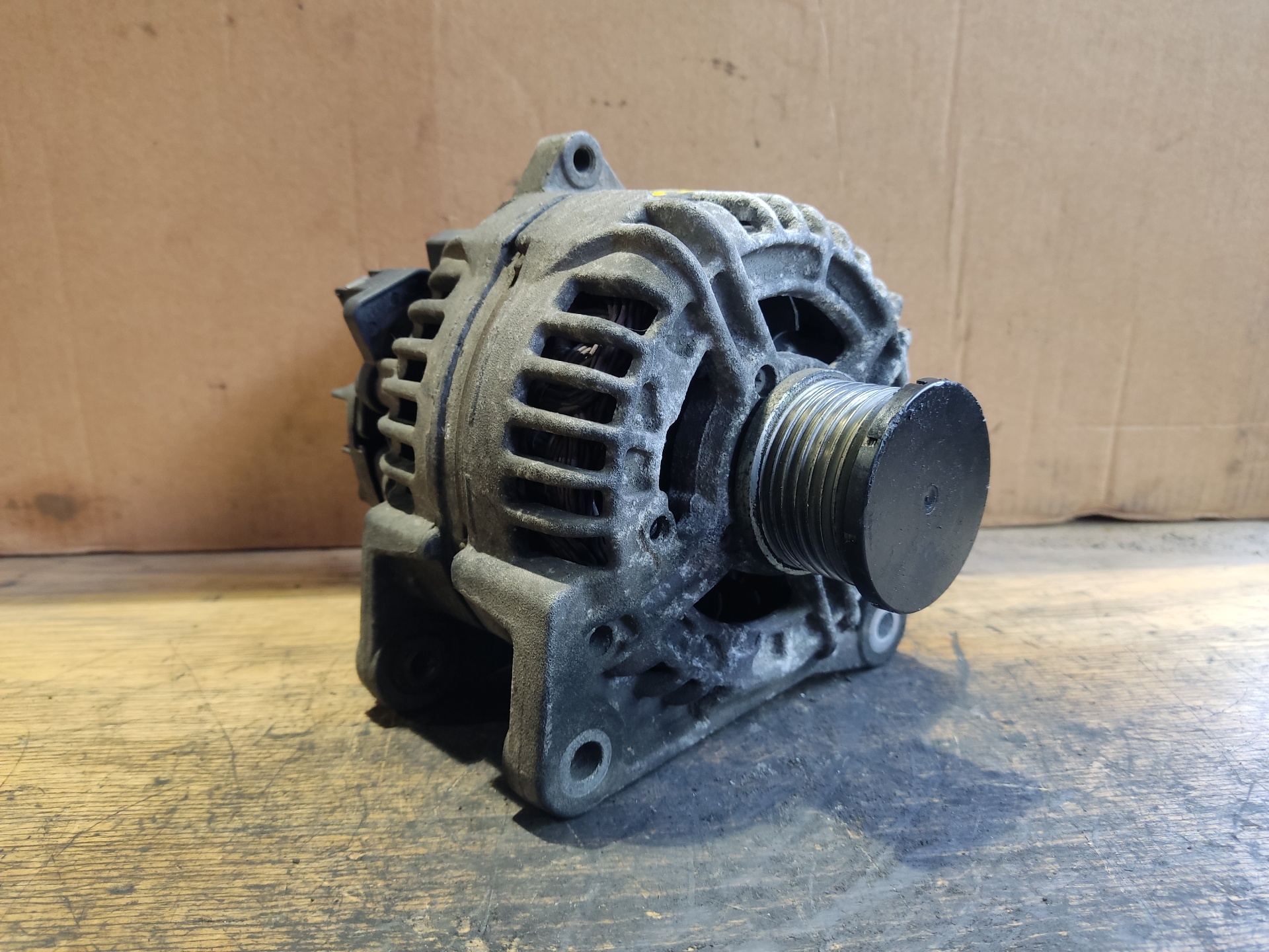 RENAULT Megane 2 generation (2002-2012) Alternator 0124425018 24887382