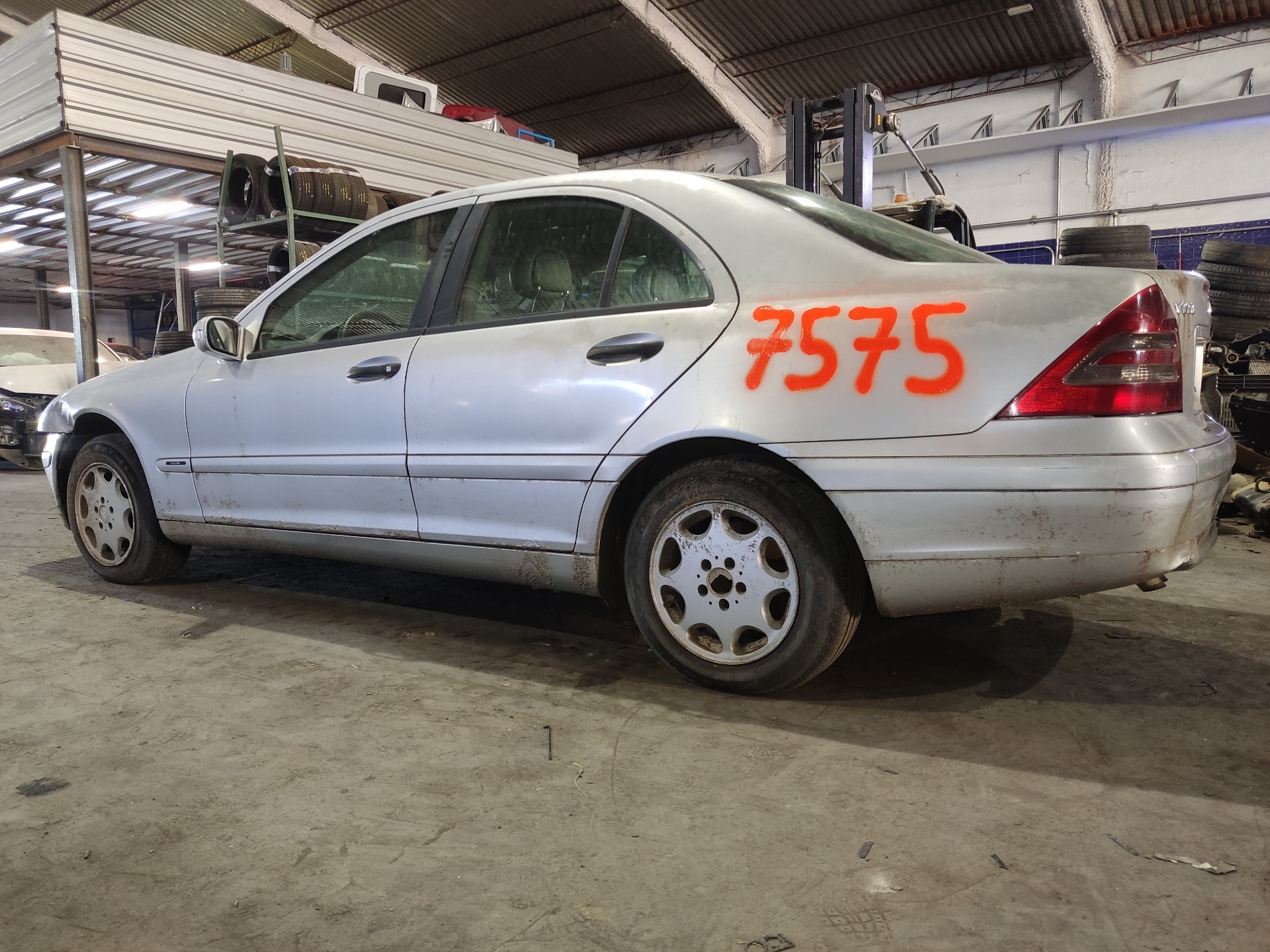 MERCEDES-BENZ C-Class W203/S203/CL203 (2000-2008) Воздухомер воздушного фильтра A1110940148 24900429