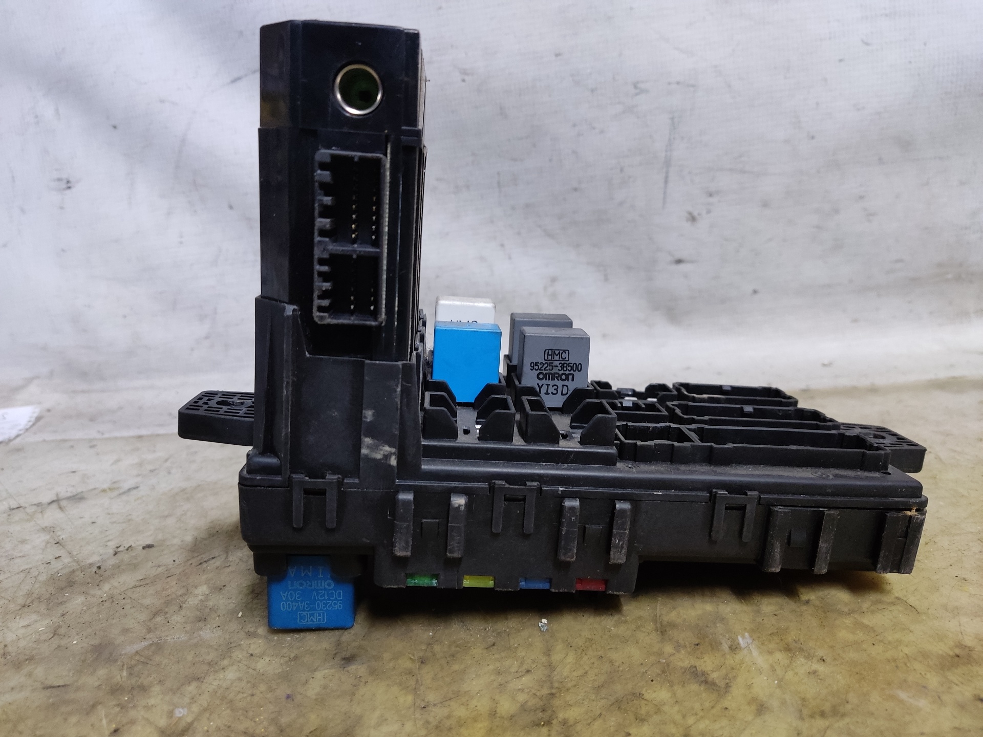 HYUNDAI Trajet 1 generation (2000-2007) Fuse Box 954003A210 24899192