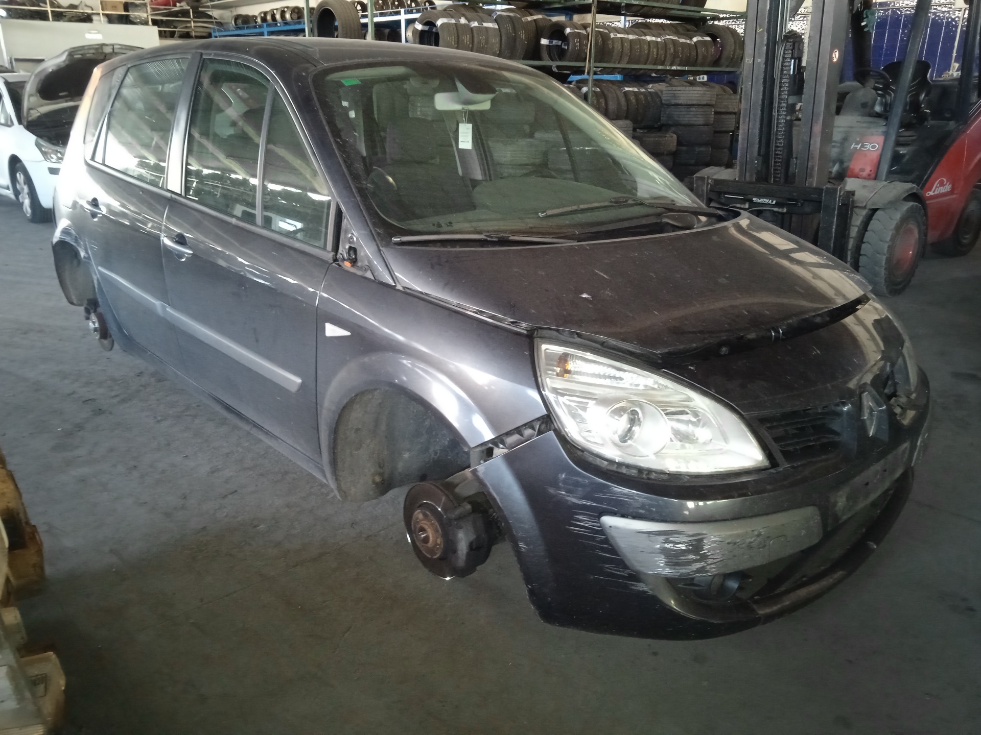 RENAULT Scenic 2 generation (2003-2010) Противотуманка бампера передняя правая 8200074008 24888667