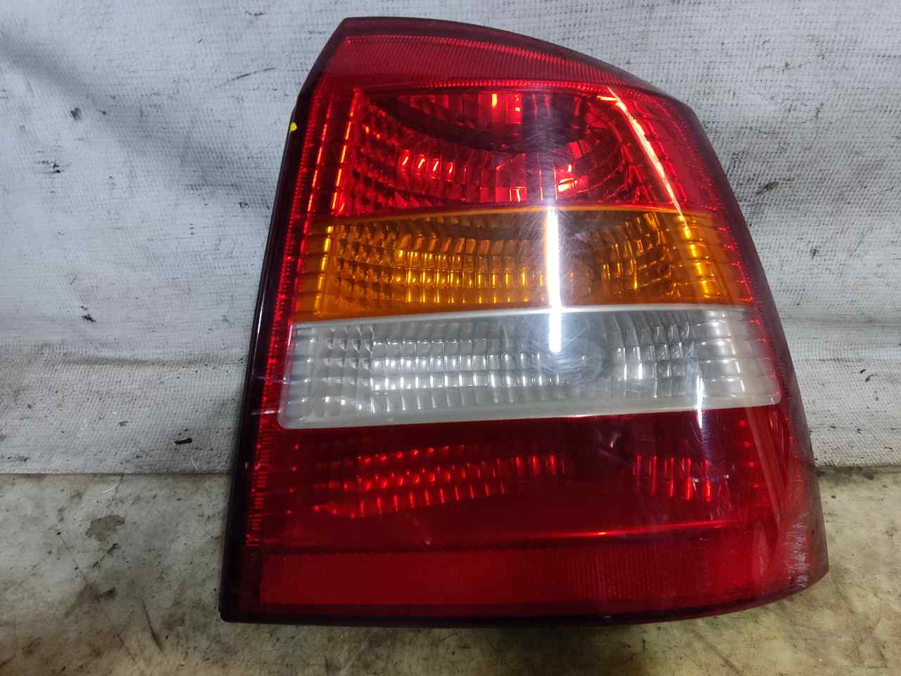 OPEL Astra H (2004-2014) Rear Right Taillight Lamp 13110931 24949577