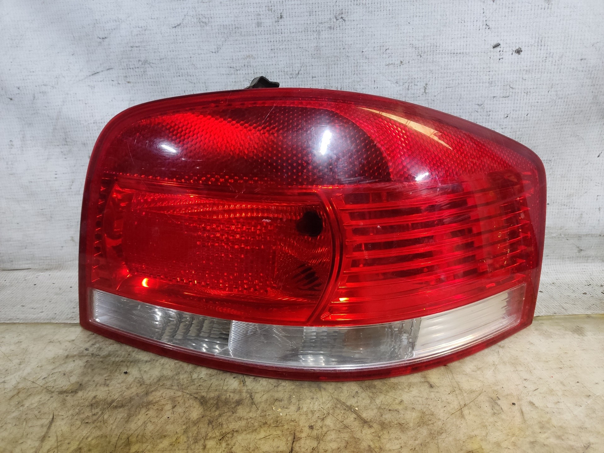 AUDI A3 8P (2003-2013) Rear Right Taillight Lamp 8P0945096024S 24900347
